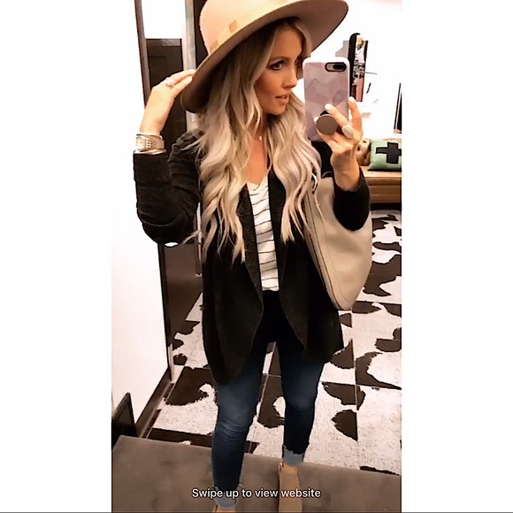 Barefoot Dreams CozyChic Lite Circle Cardigan - Picture 2 of 10